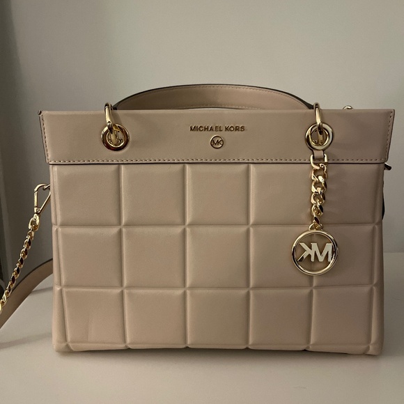 Michael Kors Handbags - Brand New Michael Kors handbag